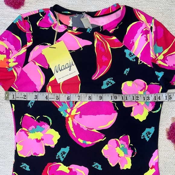 NWT Maaji Floral LongSleeve Rash Guard Swim Top MED Bright Floral Print on Black - Picture 8 of 16